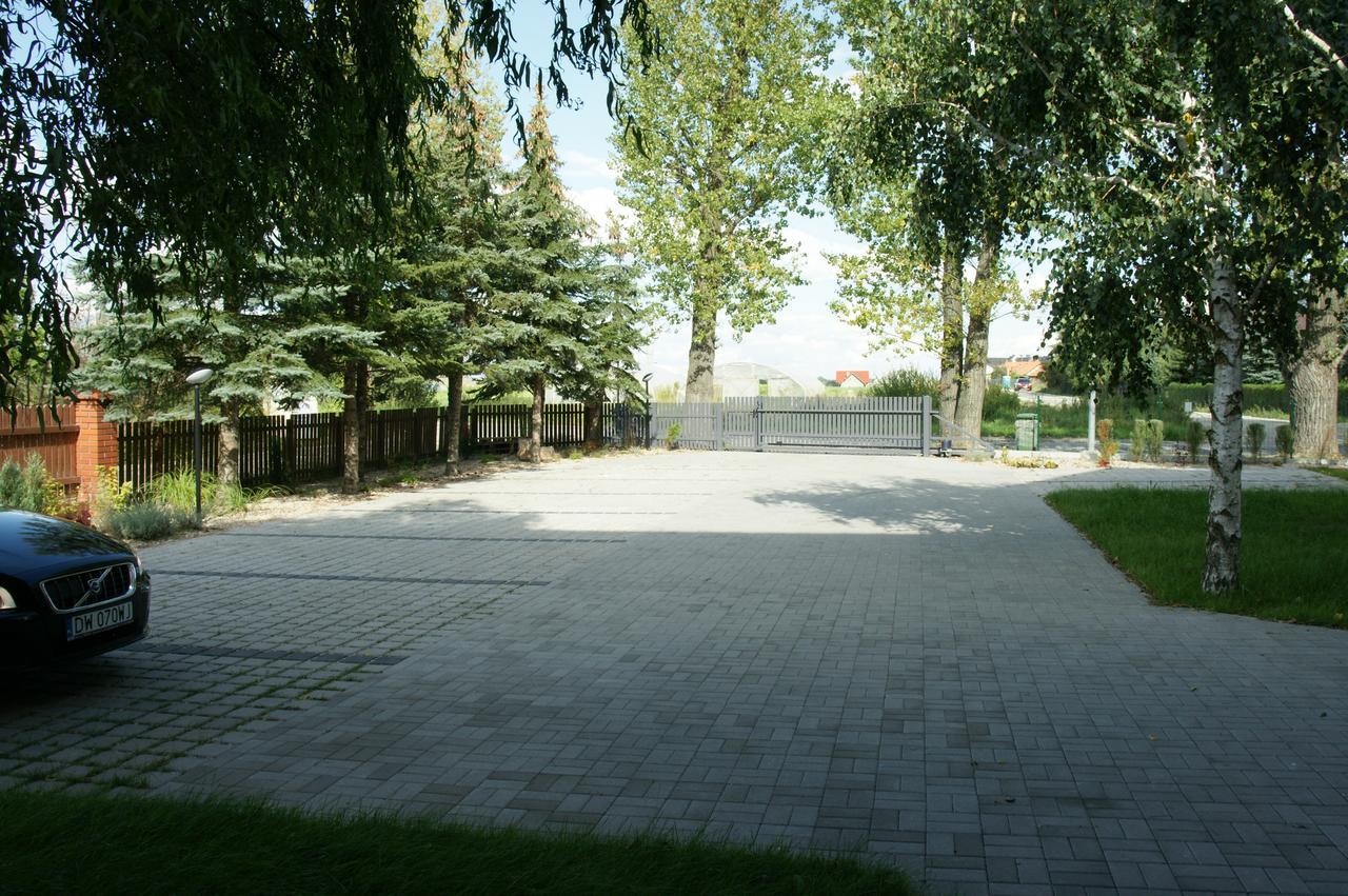 Q Apartamenty Mirkow Bagian luar foto